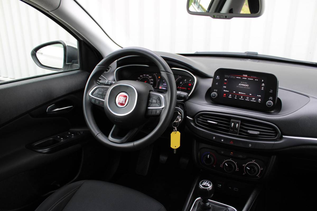 Fiat Tipo Fiat Tipo 1.4 Mirror | Incl. 12 maanden garantie | Cruise control | Airco | Trekhaak | DAB radio | navigatie | Bluetooth | Parkeercamera |