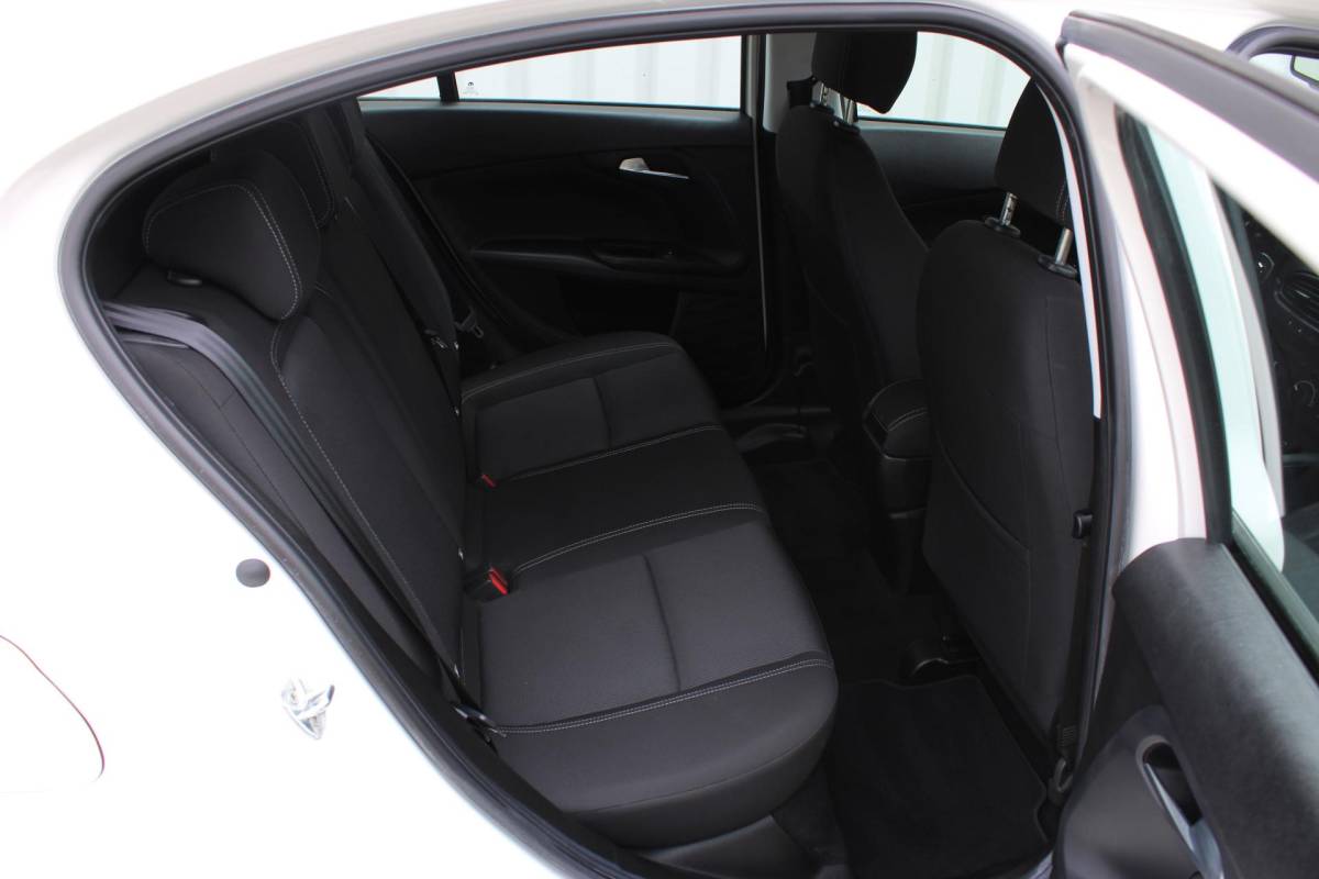 Fiat Tipo Fiat Tipo 1.4 Mirror | Incl. 12 maanden garantie | Cruise control | Airco | Trekhaak | DAB radio | navigatie | Bluetooth | Parkeercamera |
