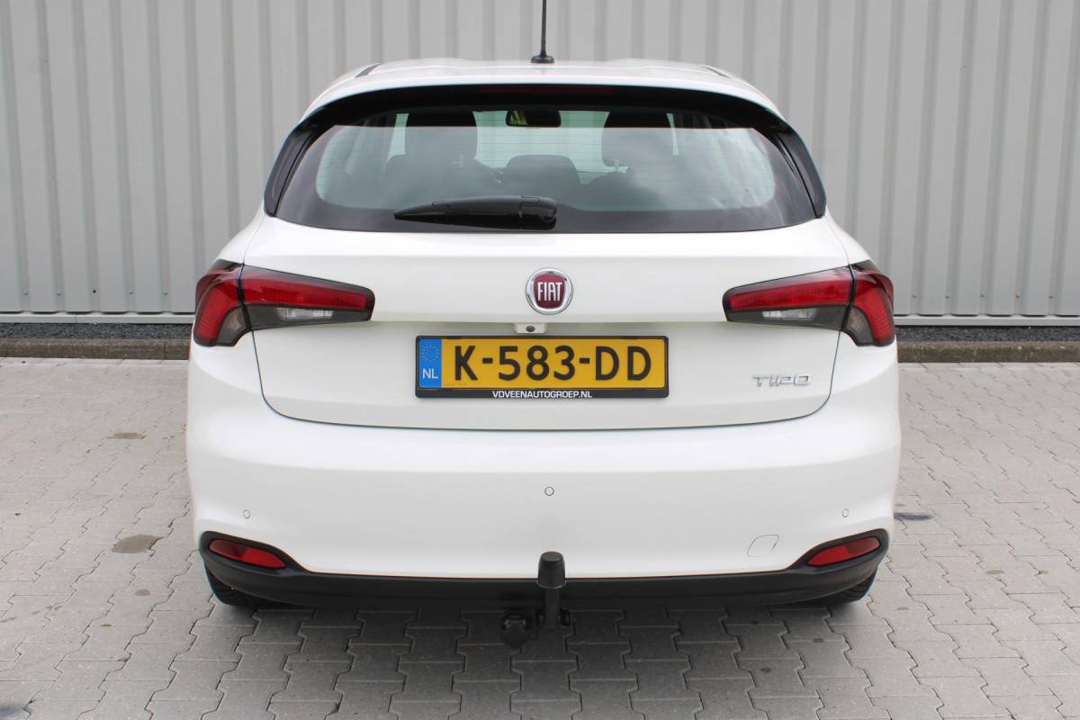 Fiat Tipo Fiat Tipo 1.4 Mirror | Incl. 12 maanden garantie | Cruise control | Airco | Trekhaak | DAB radio | navigatie | Bluetooth | Parkeercamera |