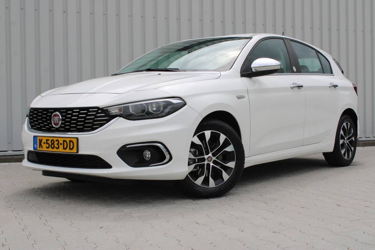Fiat Tipo Fiat Tipo 1.4 Mirror | Incl. 12 maanden garantie | Cruise control | Airco | Trekhaak | DAB radio | navigatie | Bluetooth | Parkeercamera |
