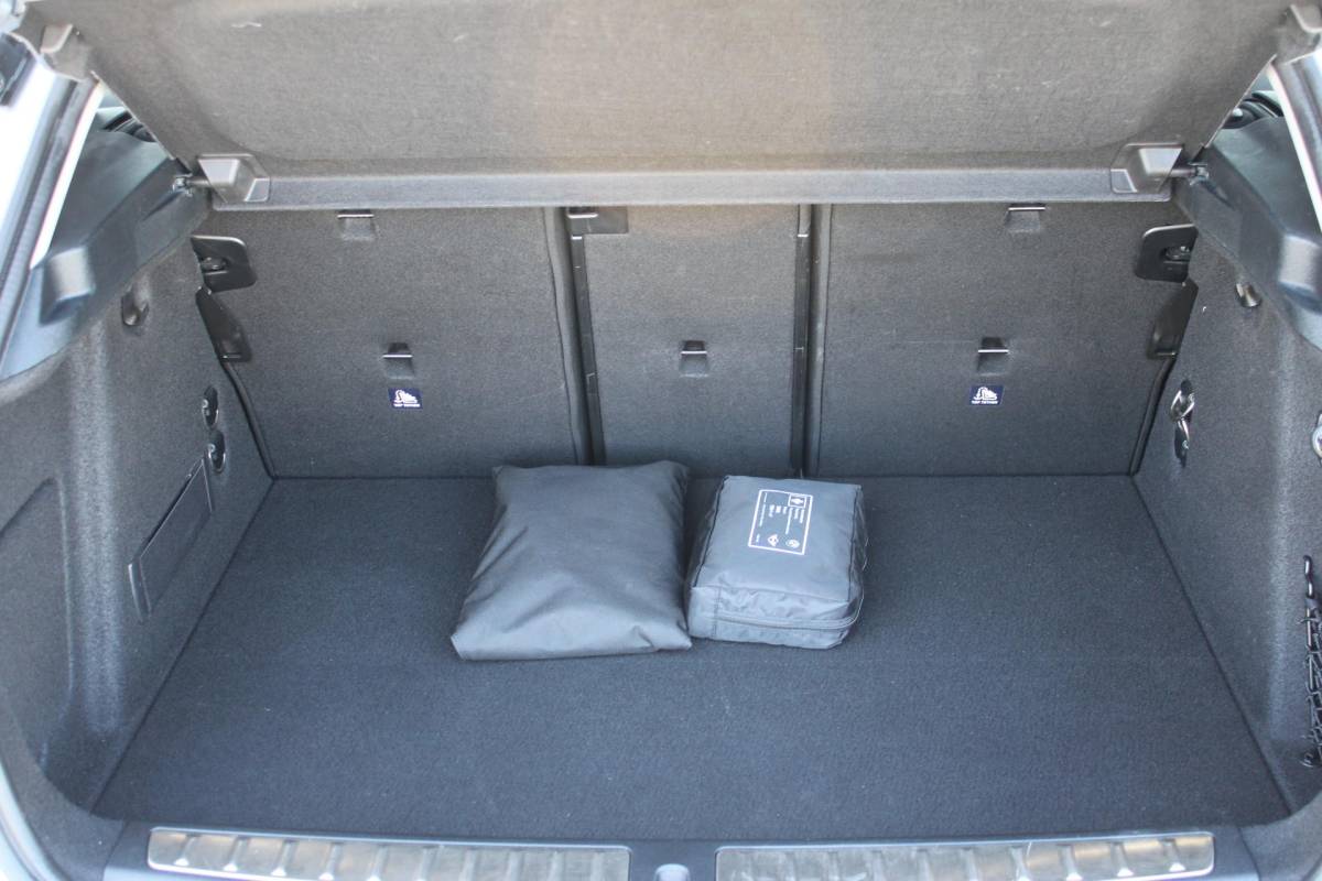 BMW 1 Serie BMW 1-serie 116i High Executive | Incl. 12 maanden garantie | Stoelverwarming | Apple Carplay & Android Auto | WIFI | Climate Control | Hill Hold | Elektrisch verstelbare stoelen |