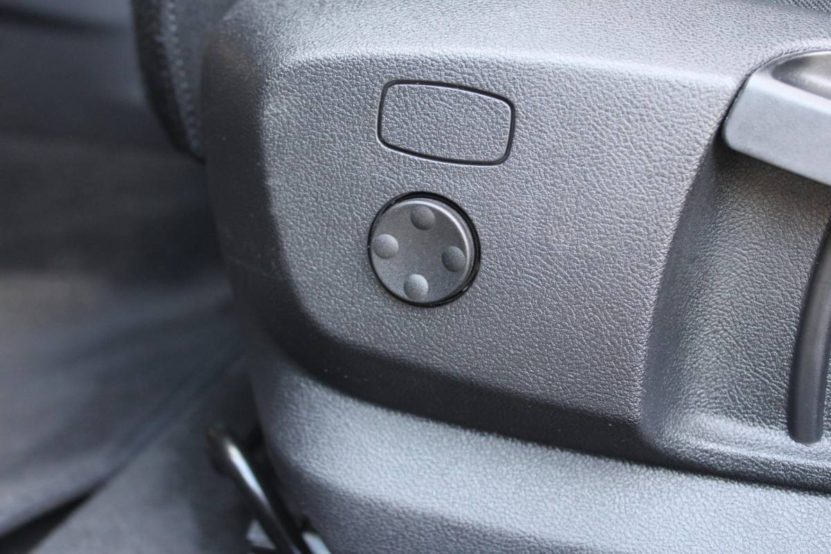 BMW 1 Serie BMW 1-serie 116i High Executive | Incl. 12 maanden garantie | Stoelverwarming | Apple Carplay & Android Auto | WIFI | Climate Control | Hill Hold | Elektrisch verstelbare stoelen |