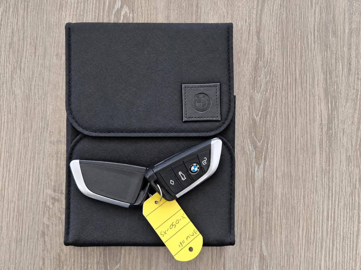 BMW 1 Serie BMW 1-serie 116i High Executive | Incl. 12 maanden garantie | Stoelverwarming | Apple Carplay & Android Auto | WIFI | Climate Control | Hill Hold | Elektrisch verstelbare stoelen |