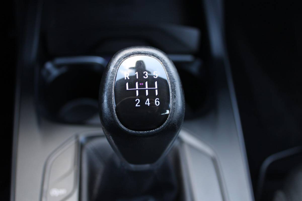 BMW 1 Serie BMW 1-serie 116i High Executive | Incl. 12 maanden garantie | Stoelverwarming | Apple Carplay & Android Auto | WIFI | Climate Control | Hill Hold | Elektrisch verstelbare stoelen |