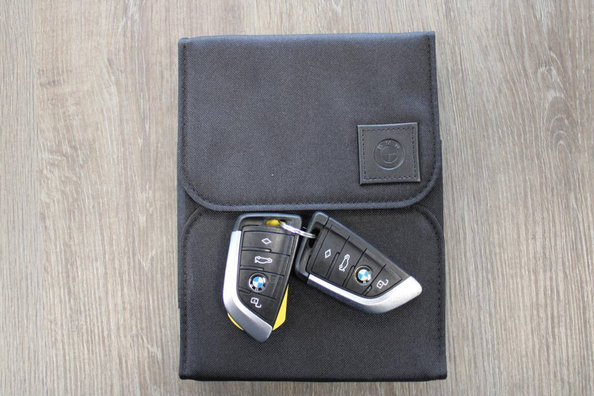 BMW 1 Serie BMW 1-serie 116i High Executive | Incl. 12 maanden garantie | Stoelverwarming | Apple Carplay & Android Auto | WIFI | Climate Control | Hill Hold | Elektrisch verstelbare stoelen |