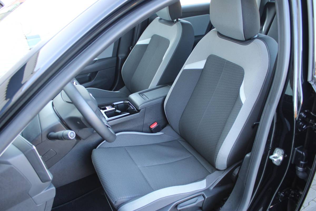 Opel Astra Opel Astra 1.2 Level 2 | Incl. 12 maanden garantie | Cruise control | Climate control | Apple carplay/Android auto | DAB radio | Lane assist | Parkeersensoren |