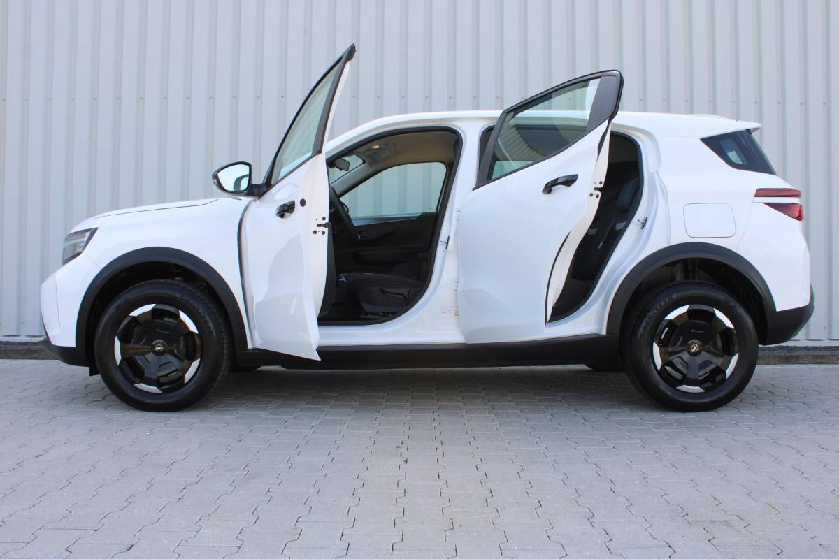 Opel Frontera Opel Frontera Electric Edition 44 kWh| Incl. 12 maanden garantie | Cruise control | Apple carplay/Android auto | DAB radio | Navigatie | Parkeercamera | Airco |