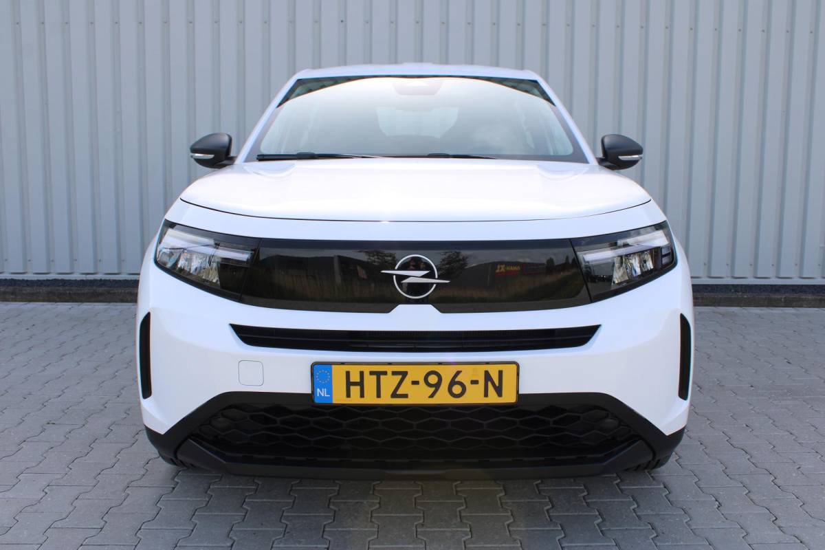 Opel Frontera Opel Frontera Electric Edition 44 kWh| Incl. 12 maanden garantie | Cruise control | Apple carplay/Android auto | DAB radio | Navigatie | Parkeercamera | Airco |