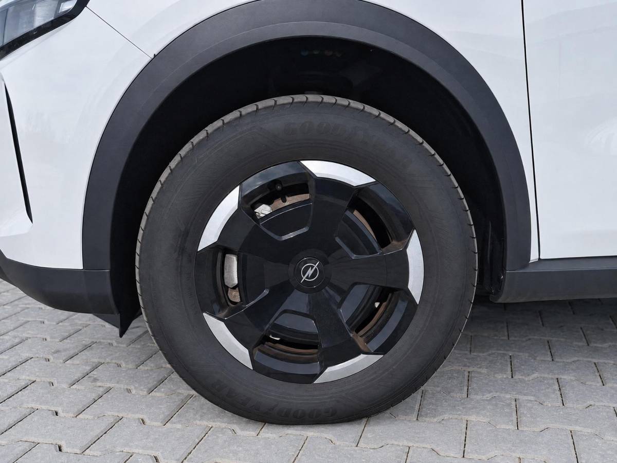 Opel Frontera Opel Frontera Electric Edition 44 kWh| Incl. 12 maanden garantie | Cruise control | Apple carplay/Android auto | DAB radio | Navigatie | Parkeercamera | Airco |