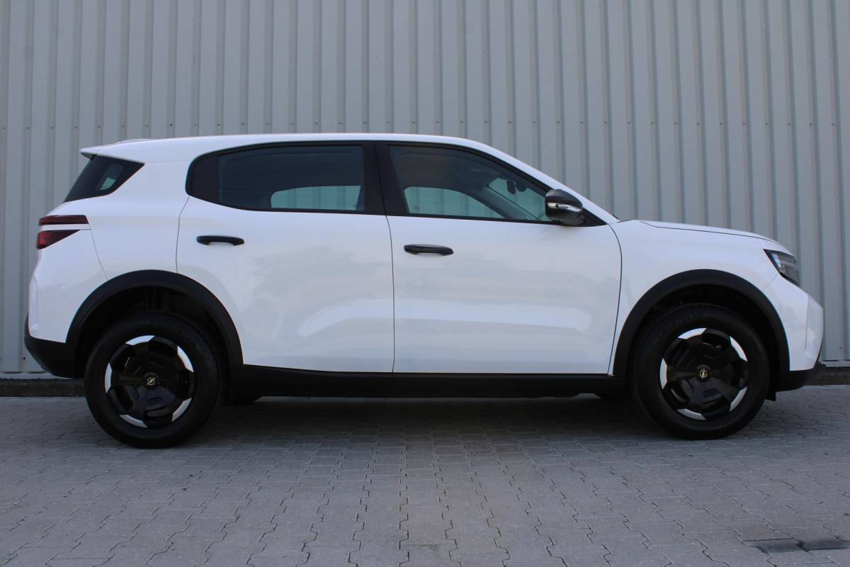 Opel Frontera Opel Frontera Electric Edition 44 kWh| Incl. 12 maanden garantie | Cruise control | Apple carplay/Android auto | DAB radio | Navigatie | Parkeercamera | Airco |