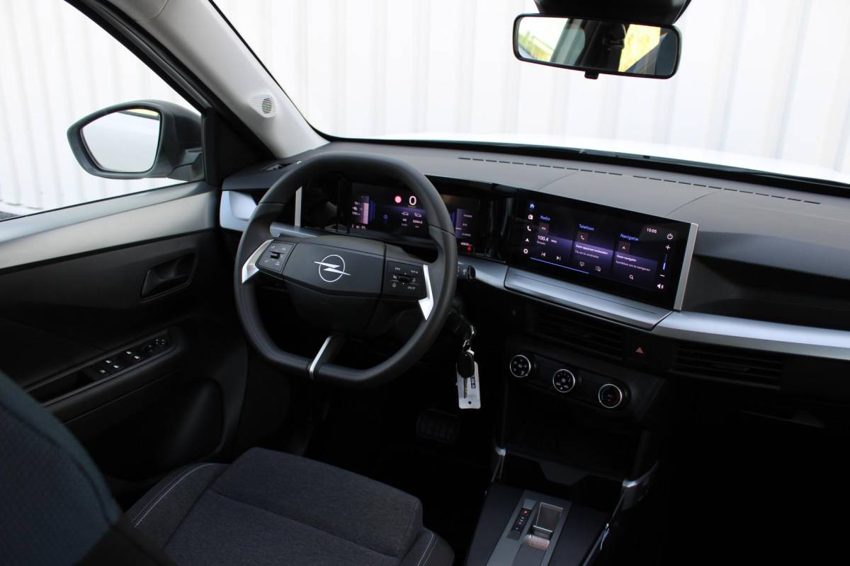 Opel Frontera Opel Frontera Electric Edition 44 kWh| Incl. 12 maanden garantie | Cruise control | Apple carplay/Android auto | DAB radio | Navigatie | Parkeercamera | Airco |