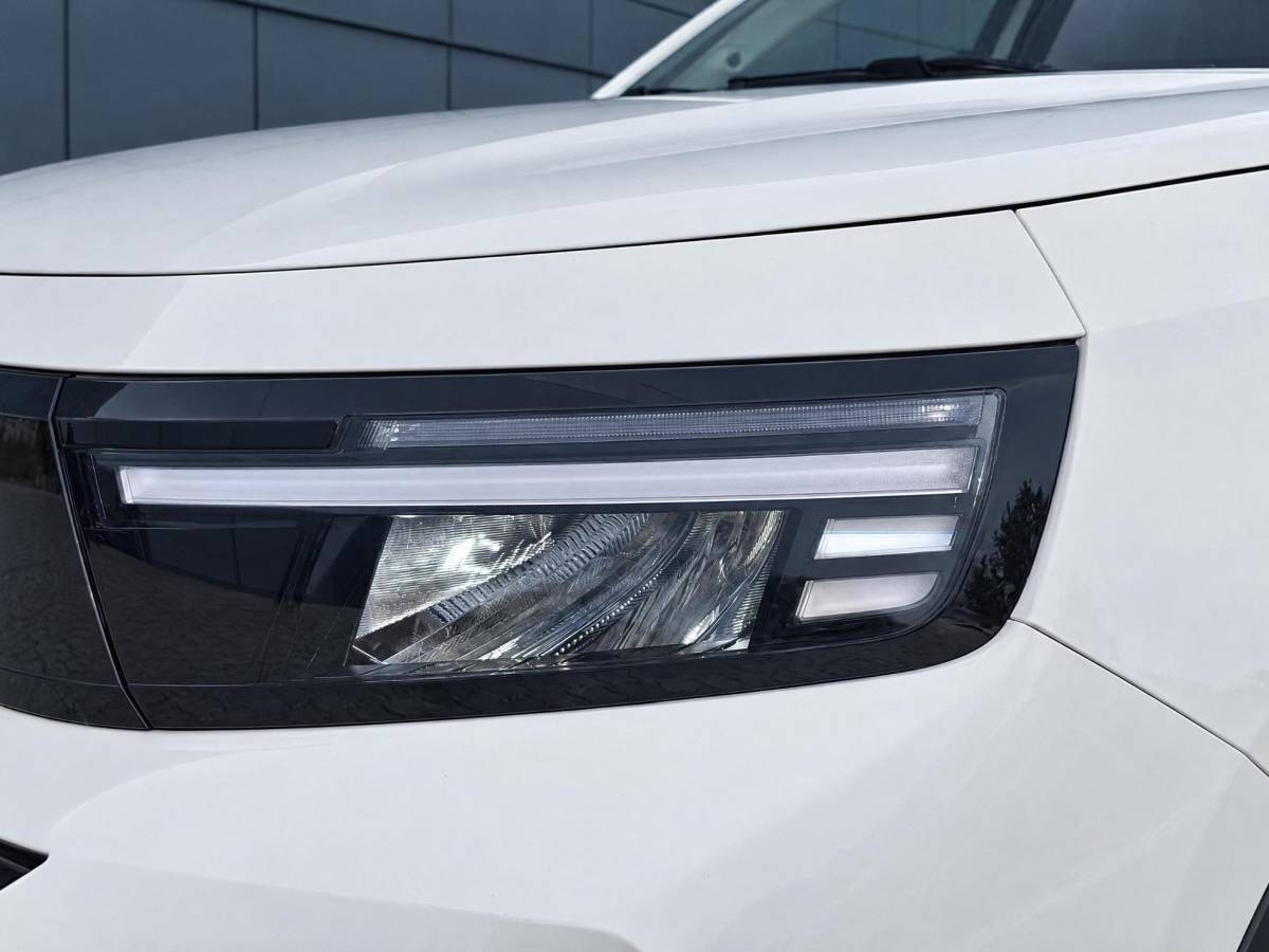 Opel Frontera Opel Frontera Electric Edition 44 kWh| Incl. 12 maanden garantie | Cruise control | Apple carplay/Android auto | DAB radio | Navigatie | Parkeercamera | Airco |