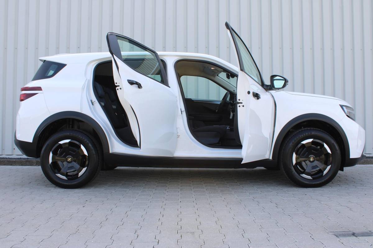 Opel Frontera Opel Frontera Electric Edition 44 kWh| Incl. 12 maanden garantie | Cruise control | Apple carplay/Android auto | DAB radio | Navigatie | Parkeercamera | Airco |