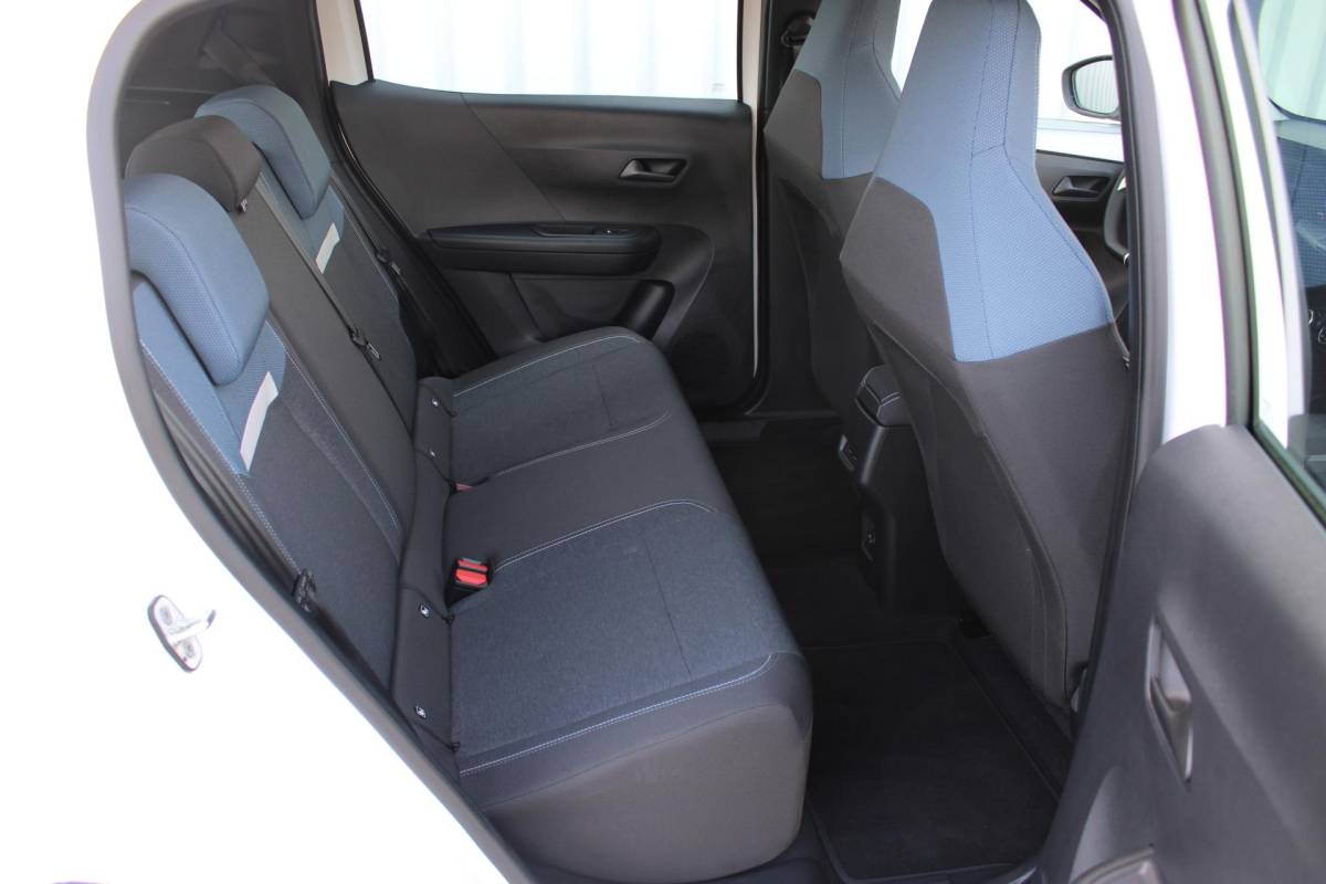 Opel Frontera Opel Frontera Electric Edition 44 kWh| Incl. 12 maanden garantie | Cruise control | Apple carplay/Android auto | DAB radio | Navigatie | Parkeercamera | Airco |