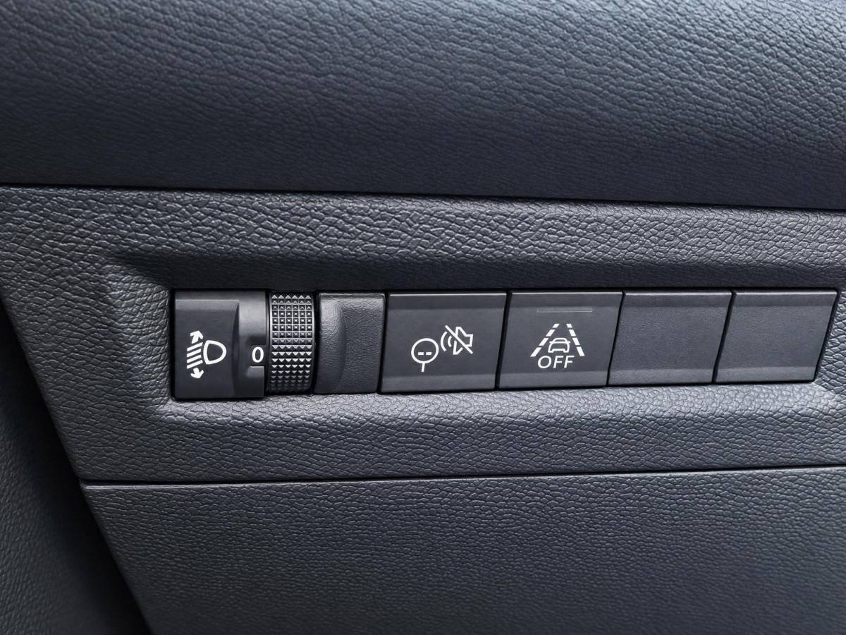 Opel Frontera Opel Frontera Electric Edition 44 kWh| Incl. 12 maanden garantie | Cruise control | Apple carplay/Android auto | DAB radio | Navigatie | Parkeercamera | Airco |