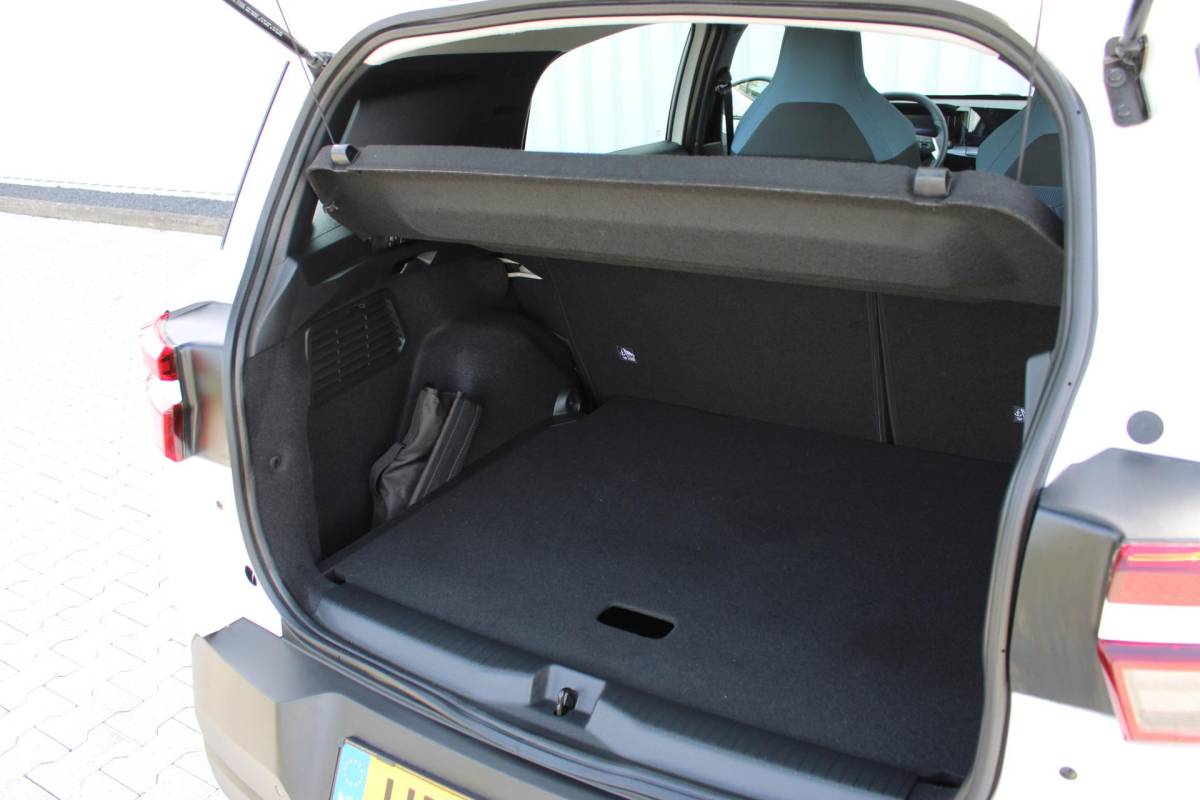 Opel Frontera Opel Frontera Electric Edition 44 kWh| Incl. 12 maanden garantie | Cruise control | Apple carplay/Android auto | DAB radio | Navigatie | Parkeercamera | Airco |