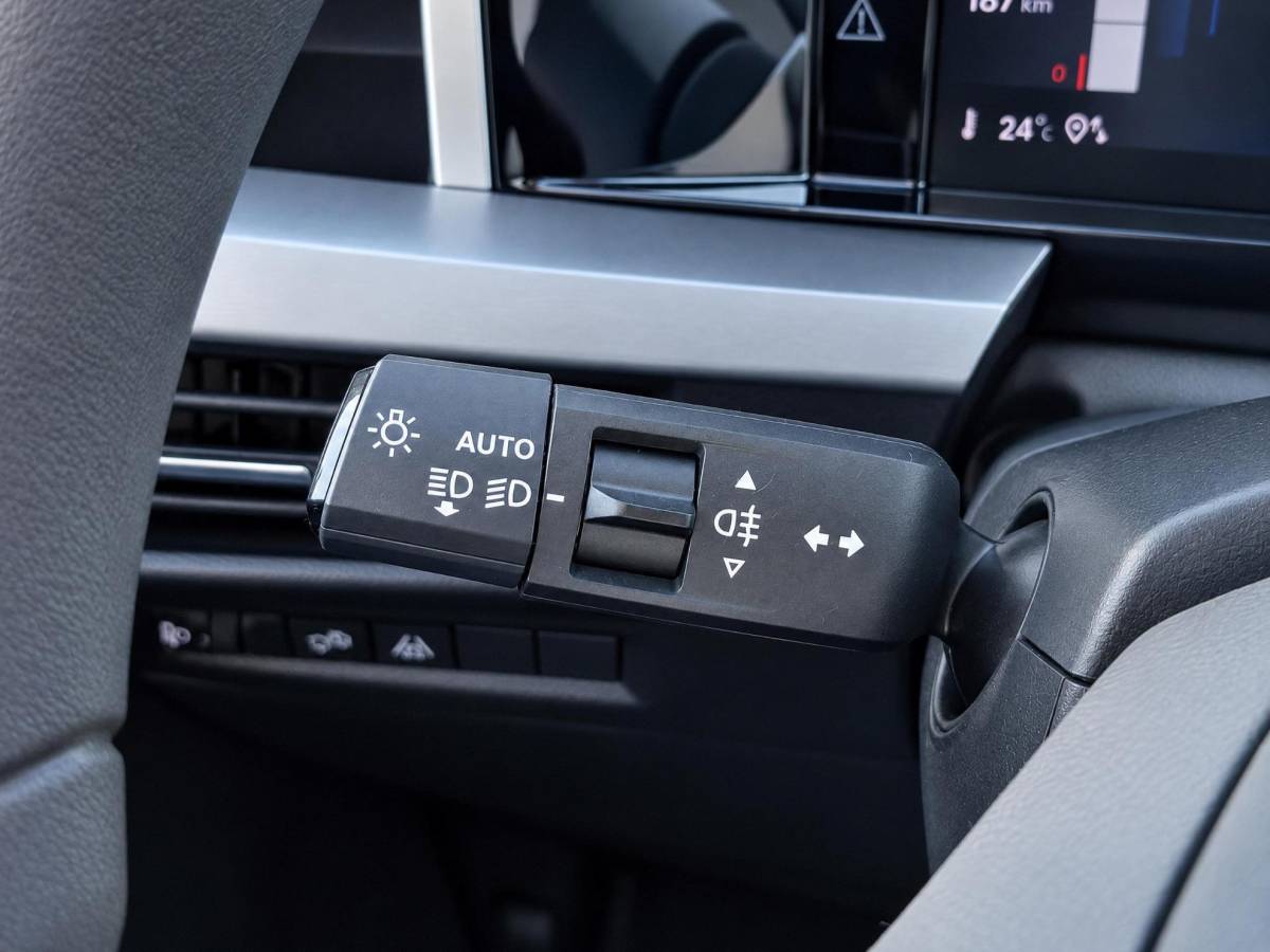 Opel Frontera Opel Frontera Electric Edition 44 kWh| Incl. 12 maanden garantie | Cruise control | Apple carplay/Android auto | DAB radio | Navigatie | Parkeercamera | Airco |