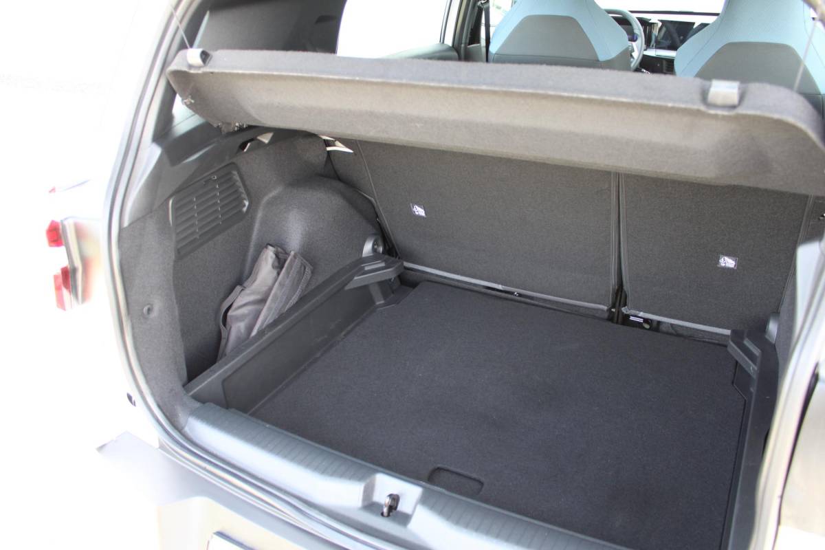 Opel Frontera Opel Frontera Electric Edition 44 kWh| Incl. 12 maanden garantie | Cruise control | Apple carplay/Android auto | DAB radio | Navigatie | Parkeercamera | Airco |