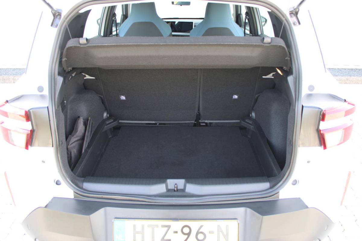 Opel Frontera Opel Frontera Electric Edition 44 kWh| Incl. 12 maanden garantie | Cruise control | Apple carplay/Android auto | DAB radio | Navigatie | Parkeercamera | Airco |