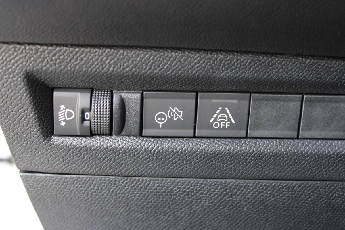 Opel Frontera Opel Frontera Electric Edition 44 kWh| Incl. 12 maanden garantie | Cruise control | Apple carplay/Android auto | DAB radio | Navigatie | Parkeercamera | Airco |