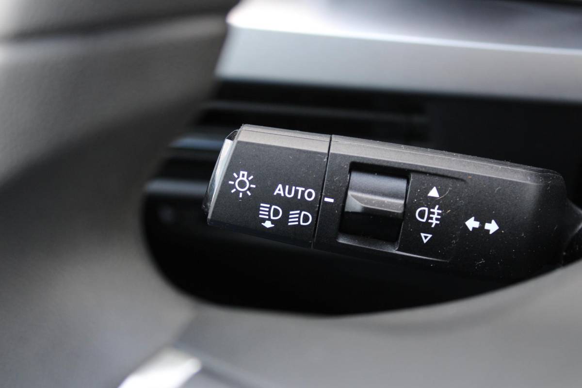 Opel Frontera Opel Frontera Electric Edition 44 kWh| Incl. 12 maanden garantie | Cruise control | Apple carplay/Android auto | DAB radio | Navigatie | Parkeercamera | Airco |