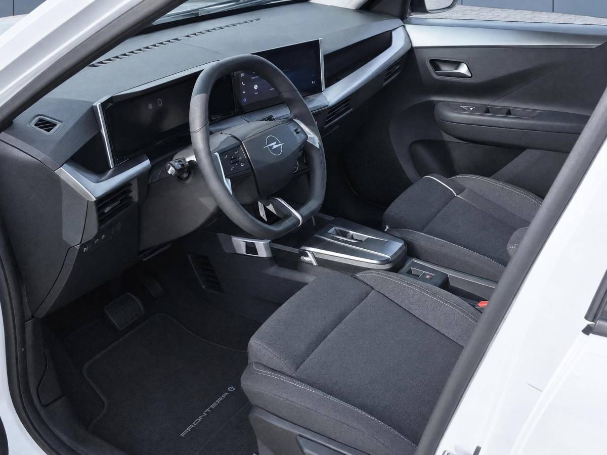 Opel Frontera Opel Frontera Electric Edition 44 kWh| Incl. 12 maanden garantie | Cruise control | Apple carplay/Android auto | DAB radio | Navigatie | Parkeercamera | Airco |
