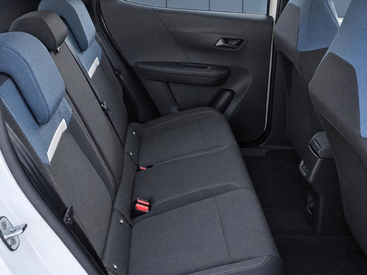 Opel Frontera Opel Frontera Electric Edition 44 kWh| Incl. 12 maanden garantie | Cruise control | Apple carplay/Android auto | DAB radio | Navigatie | Parkeercamera | Airco |