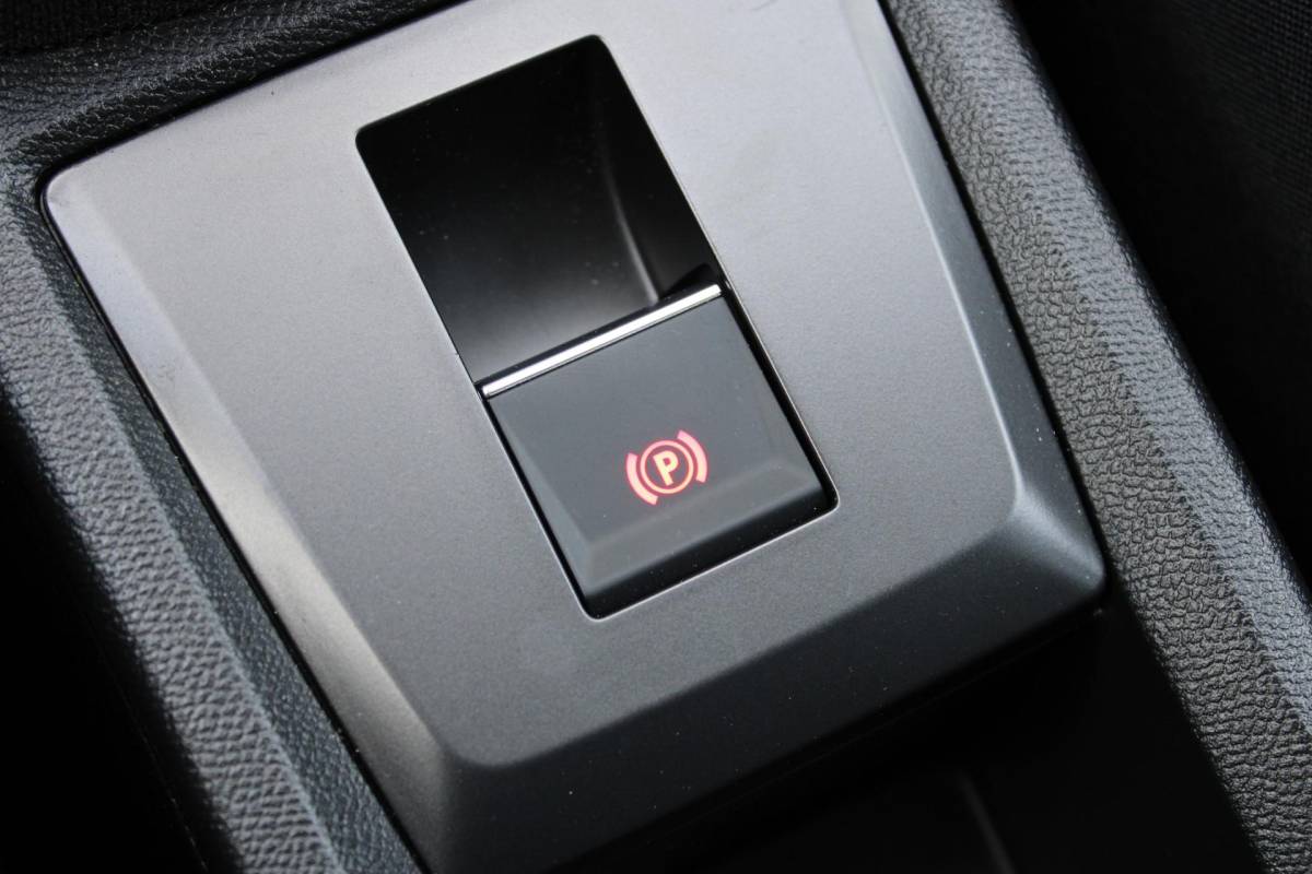 Opel Frontera Opel Frontera Electric Edition 44 kWh| Incl. 12 maanden garantie | Cruise control | Apple carplay/Android auto | DAB radio | Navigatie | Parkeercamera | Airco |