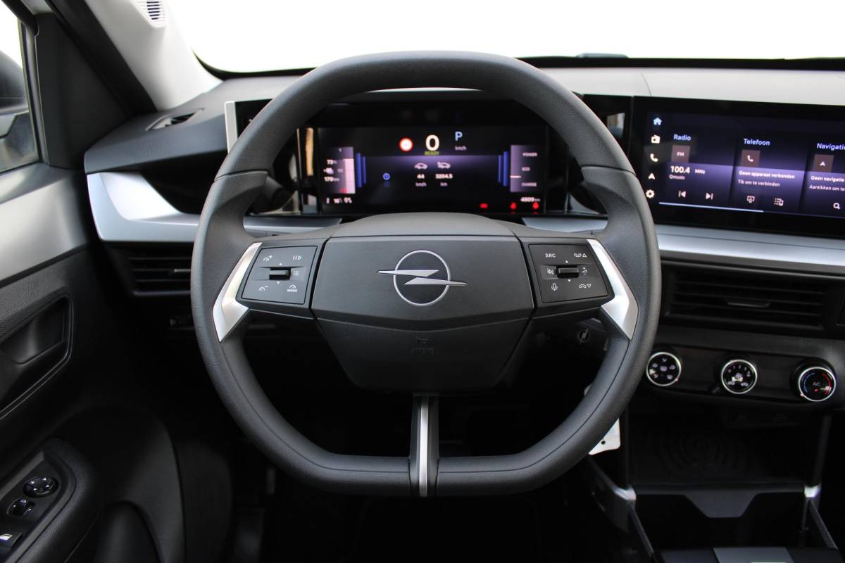 Opel Frontera Opel Frontera Electric Edition 44 kWh| Incl. 12 maanden garantie | Cruise control | Apple carplay/Android auto | DAB radio | Navigatie | Parkeercamera | Airco |