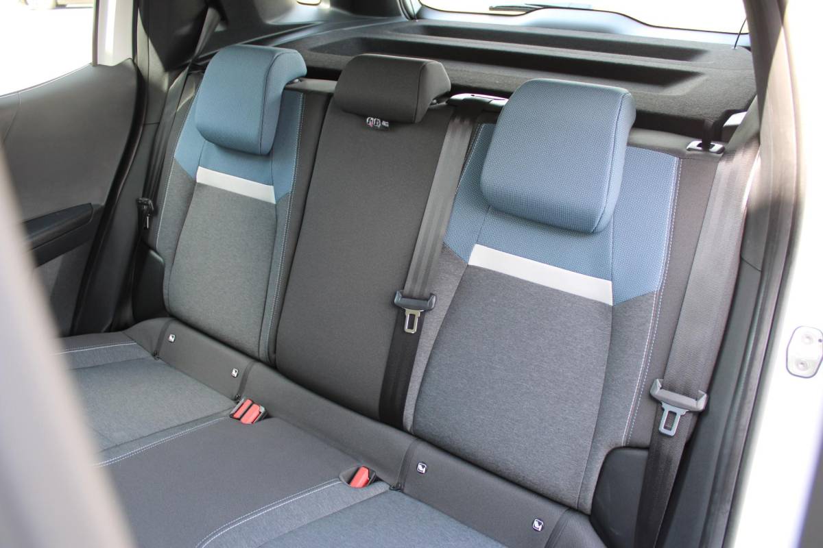 Opel Frontera Opel Frontera Electric Edition 44 kWh| Incl. 12 maanden garantie | Cruise control | Apple carplay/Android auto | DAB radio | Navigatie | Parkeercamera | Airco |