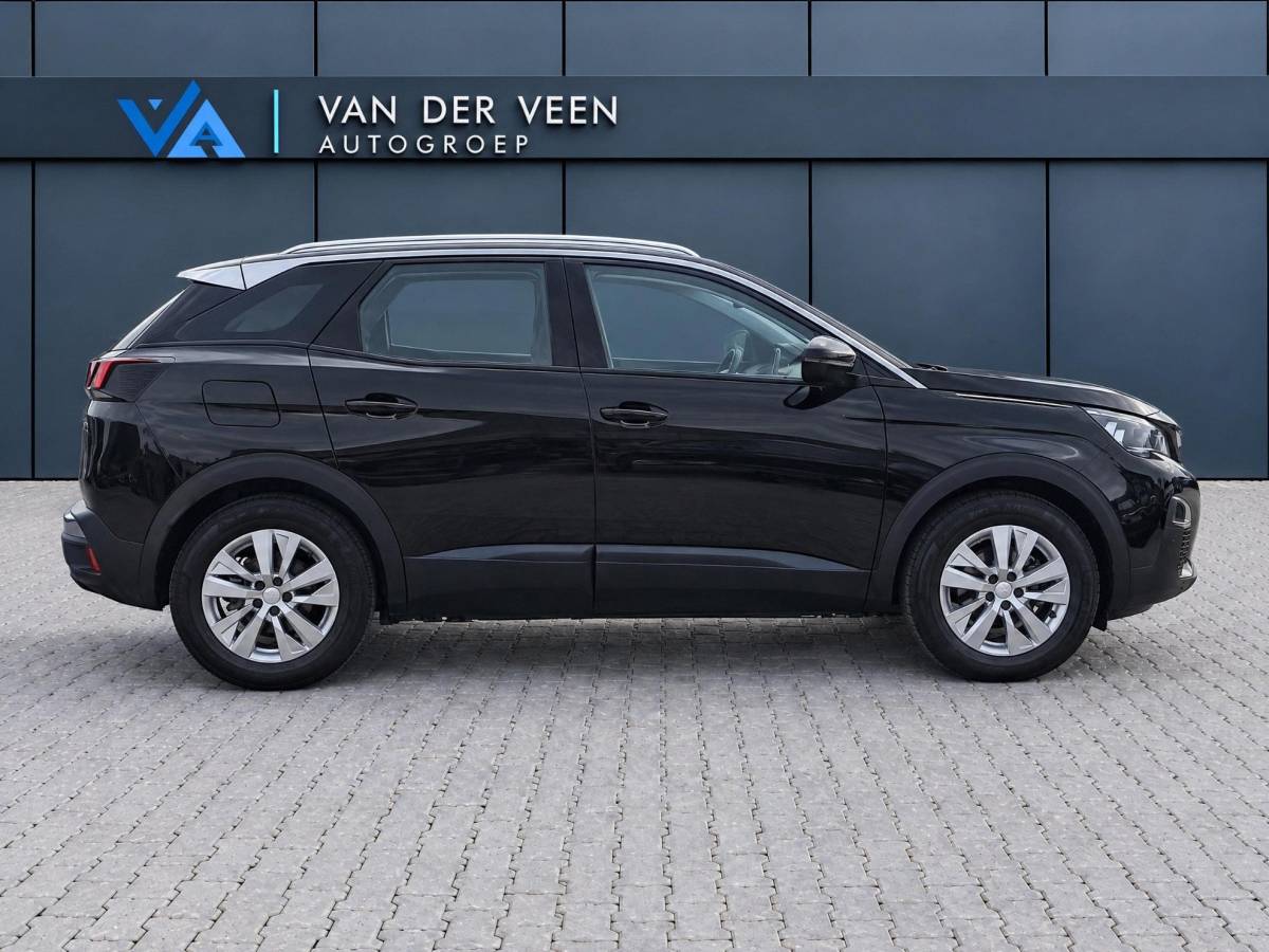 Peugeot 3008 Peugeot 3008 1.2 PureTech Active Avantage | Incl. 12 maanden garantie | Nieuwe distributieriem + beurt | Apple carplay/Android auto | Trekhaak afneembaar | Cruise control | Parkeercamera | Navigatie | Climate control | DAB radio | 100% onderhouden |
