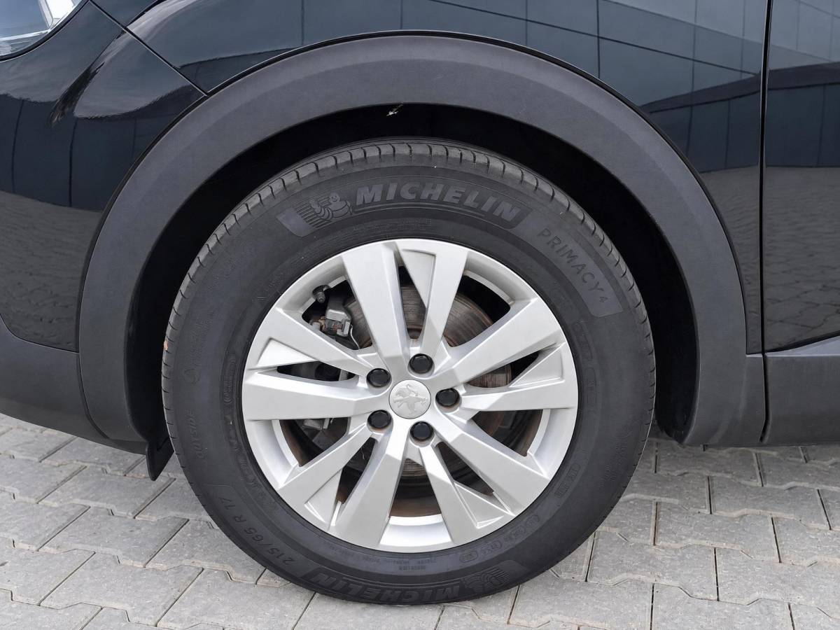 Peugeot 3008 Peugeot 3008 1.2 PureTech Active Avantage | Incl. 12 maanden garantie | Nieuwe distributieriem + beurt | Apple carplay/Android auto | Trekhaak afneembaar | Cruise control | Parkeercamera | Navigatie | Climate control | DAB radio | 100% onderhouden |