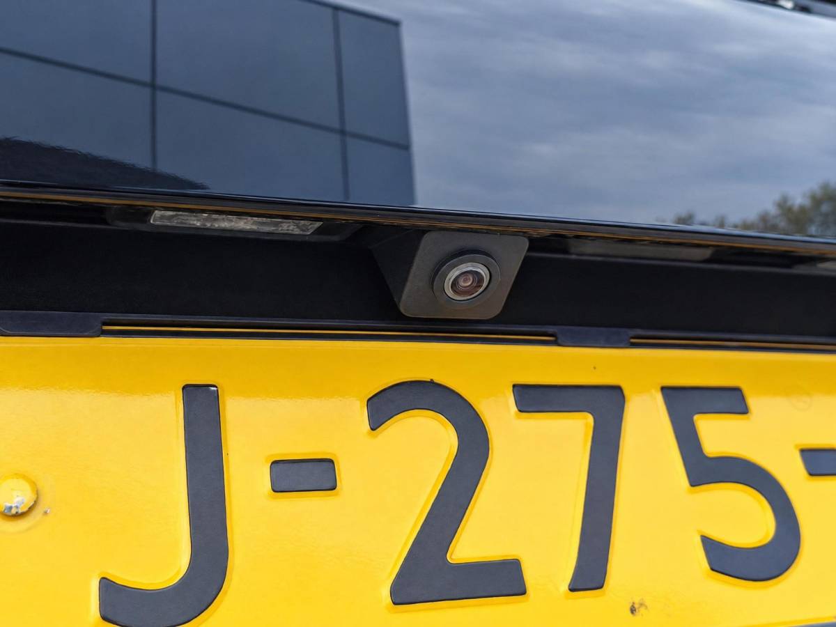 Peugeot 3008 Peugeot 3008 1.2 PureTech Active Avantage | Incl. 12 maanden garantie | Nieuwe distributieriem + beurt | Apple carplay/Android auto | Trekhaak afneembaar | Cruise control | Parkeercamera | Navigatie | Climate control | DAB radio | 100% onderhouden |