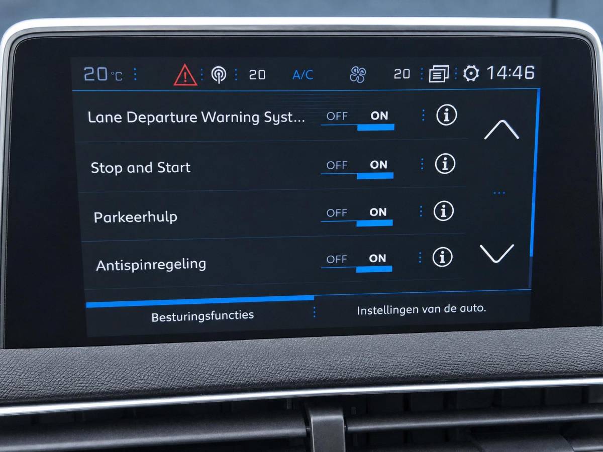 Peugeot 3008 Peugeot 3008 1.2 PureTech Active Avantage | Incl. 12 maanden garantie | Nieuwe distributieriem + beurt | Apple carplay/Android auto | Trekhaak afneembaar | Cruise control | Parkeercamera | Navigatie | Climate control | DAB radio | 100% onderhouden |