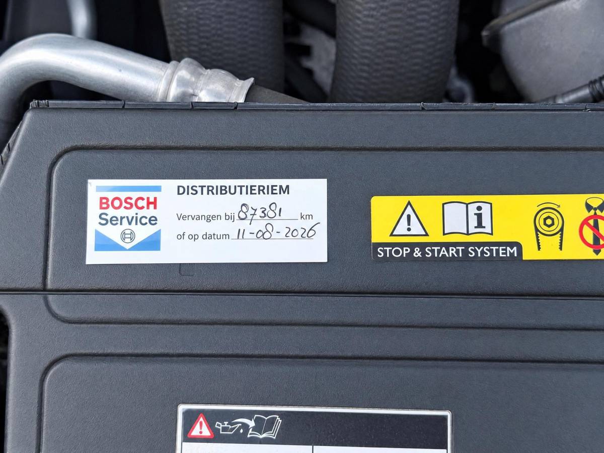 Peugeot 3008 Peugeot 3008 1.2 PureTech Active Avantage | Incl. 12 maanden garantie | Nieuwe distributieriem + beurt | Apple carplay/Android auto | Trekhaak afneembaar | Cruise control | Parkeercamera | Navigatie | Climate control | DAB radio | 100% onderhouden |