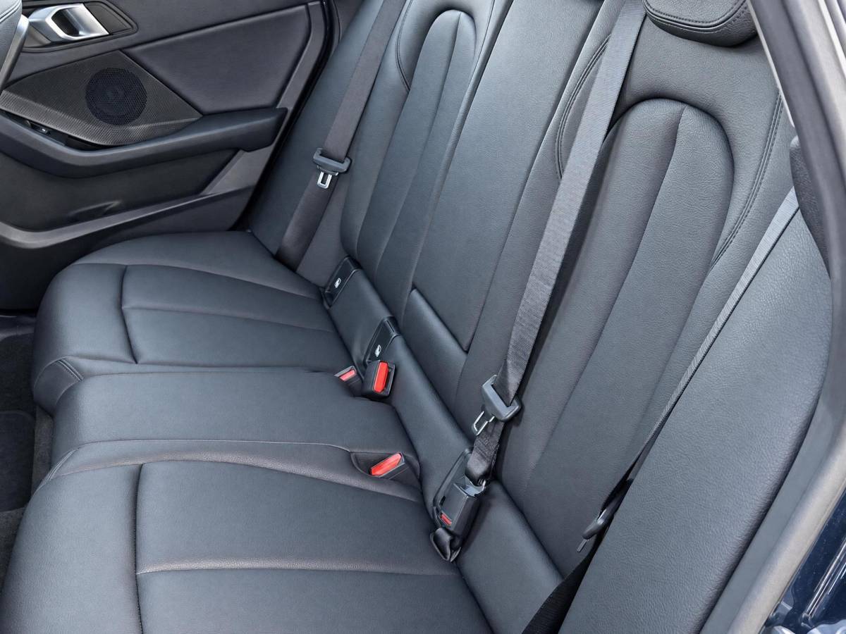 BMW 2 Serie BMW 2-serie Gran Coupé 218i Business Edition | Incl. 12 maanden garantie | Cruise control | Climate control | Parkeersensoren | Apple carplay/Android auto | Navigatie | DAB radio | Vol leder sportstoelen |