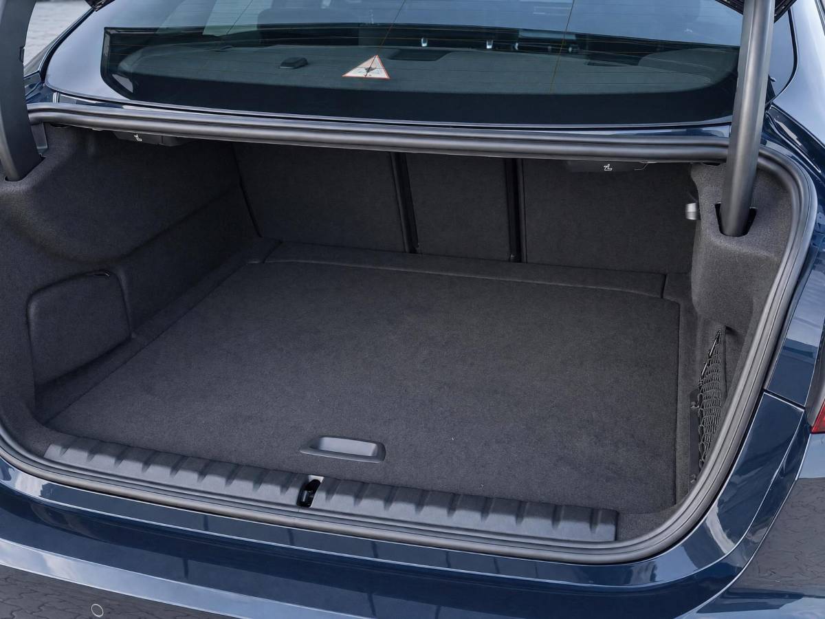 BMW 2 Serie BMW 2-serie Gran Coupé 218i Business Edition | Incl. 12 maanden garantie | Cruise control | Climate control | Parkeersensoren | Apple carplay/Android auto | Navigatie | DAB radio | Vol leder sportstoelen |