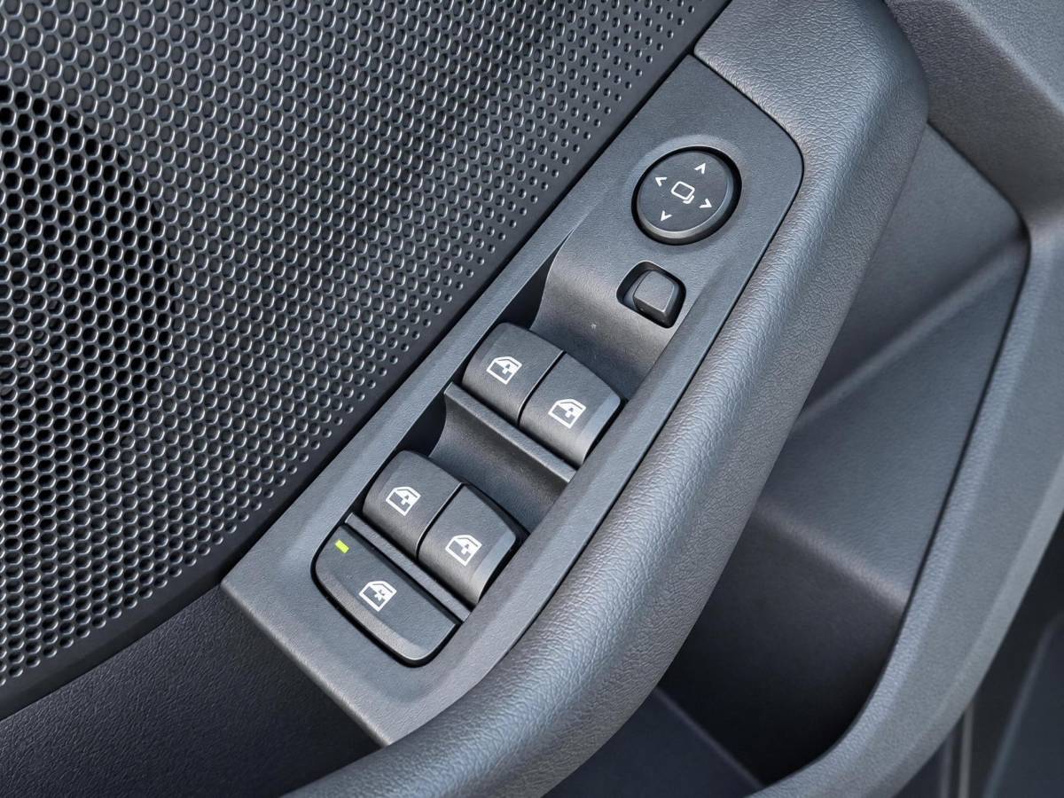 BMW 2 Serie BMW 2-serie Gran Coupé 218i Business Edition | Incl. 12 maanden garantie | Cruise control | Climate control | Parkeersensoren | Apple carplay/Android auto | Navigatie | DAB radio | Vol leder sportstoelen |