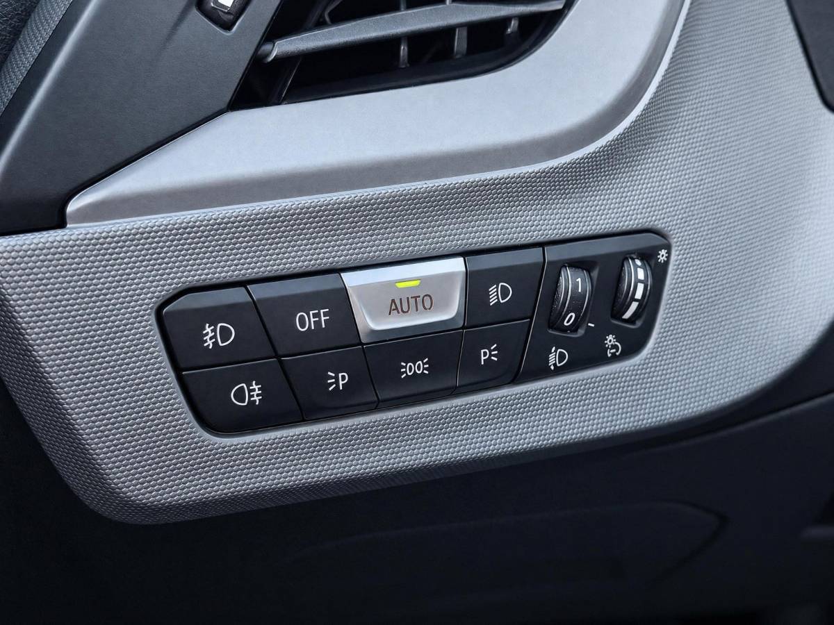 BMW 2 Serie BMW 2-serie Gran Coupé 218i Business Edition | Incl. 12 maanden garantie | Cruise control | Climate control | Parkeersensoren | Apple carplay/Android auto | Navigatie | DAB radio | Vol leder sportstoelen |