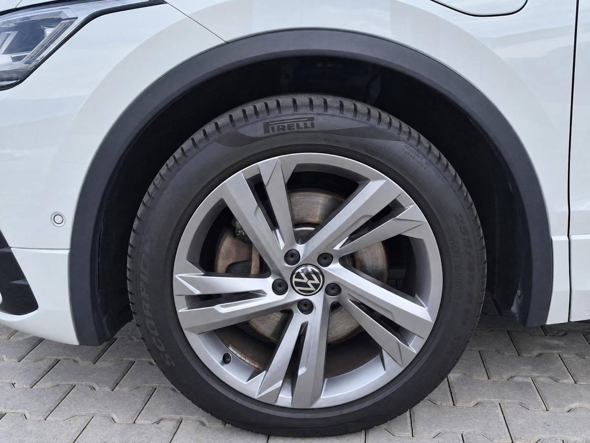 Volkswagen Tiguan Volkswagen Tiguan 1.4 TSI eHybrid R-Line Business+ | Incl. 12 maanden garantie | SOH 92% | Stoel/stuurverwarming | Parkeercamera | Wegklapbare trekhaak | DAB radio | Apple carplay/Android auto | 100% dealer onderhouden |