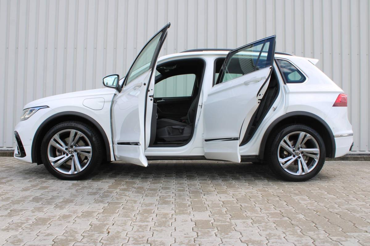 Volkswagen Tiguan Volkswagen Tiguan 1.4 TSI eHybrid R-Line Business+ | Incl. 12 maanden garantie | SOH 92% | Stoel/stuurverwarming | Parkeercamera | Wegklapbare trekhaak | DAB radio | Apple carplay/Android auto | 100% dealer onderhouden |