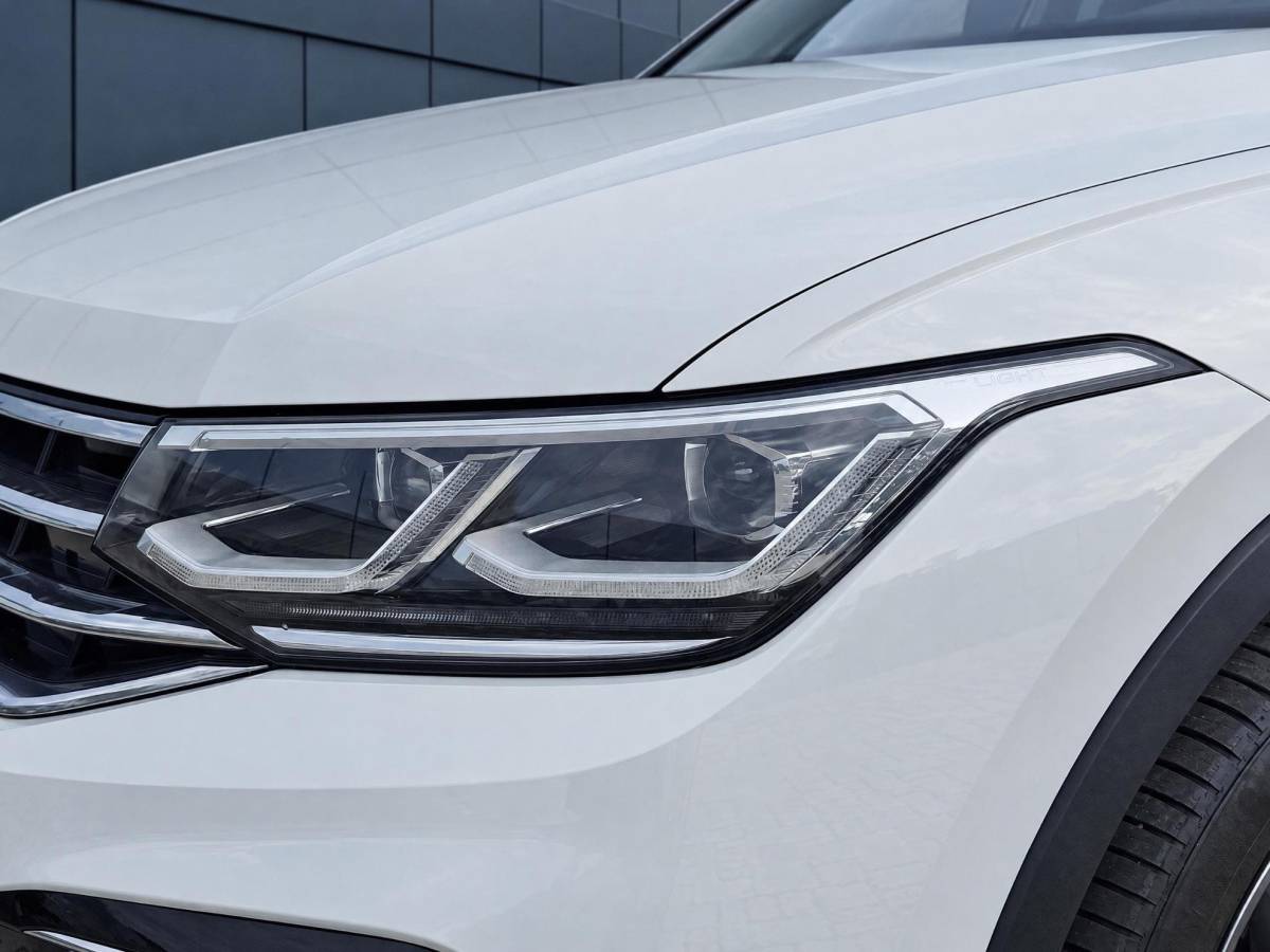 Volkswagen Tiguan Volkswagen Tiguan 1.4 TSI eHybrid R-Line Business+ | Incl. 12 maanden garantie | SOH 92% | Stoel/stuurverwarming | Parkeercamera | Wegklapbare trekhaak | DAB radio | Apple carplay/Android auto | 100% dealer onderhouden |