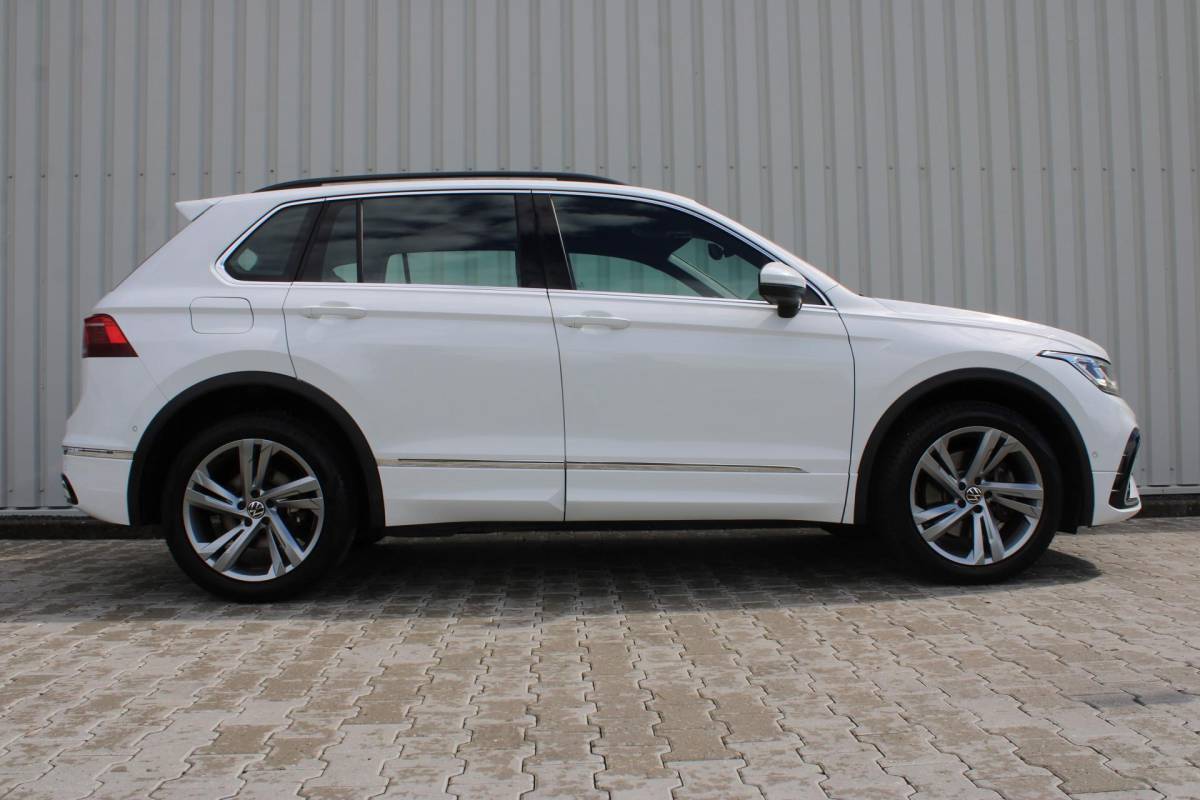 Volkswagen Tiguan Volkswagen Tiguan 1.4 TSI eHybrid R-Line Business+ | Incl. 12 maanden garantie | SOH 92% | Stoel/stuurverwarming | Parkeercamera | Wegklapbare trekhaak | DAB radio | Apple carplay/Android auto | 100% dealer onderhouden |