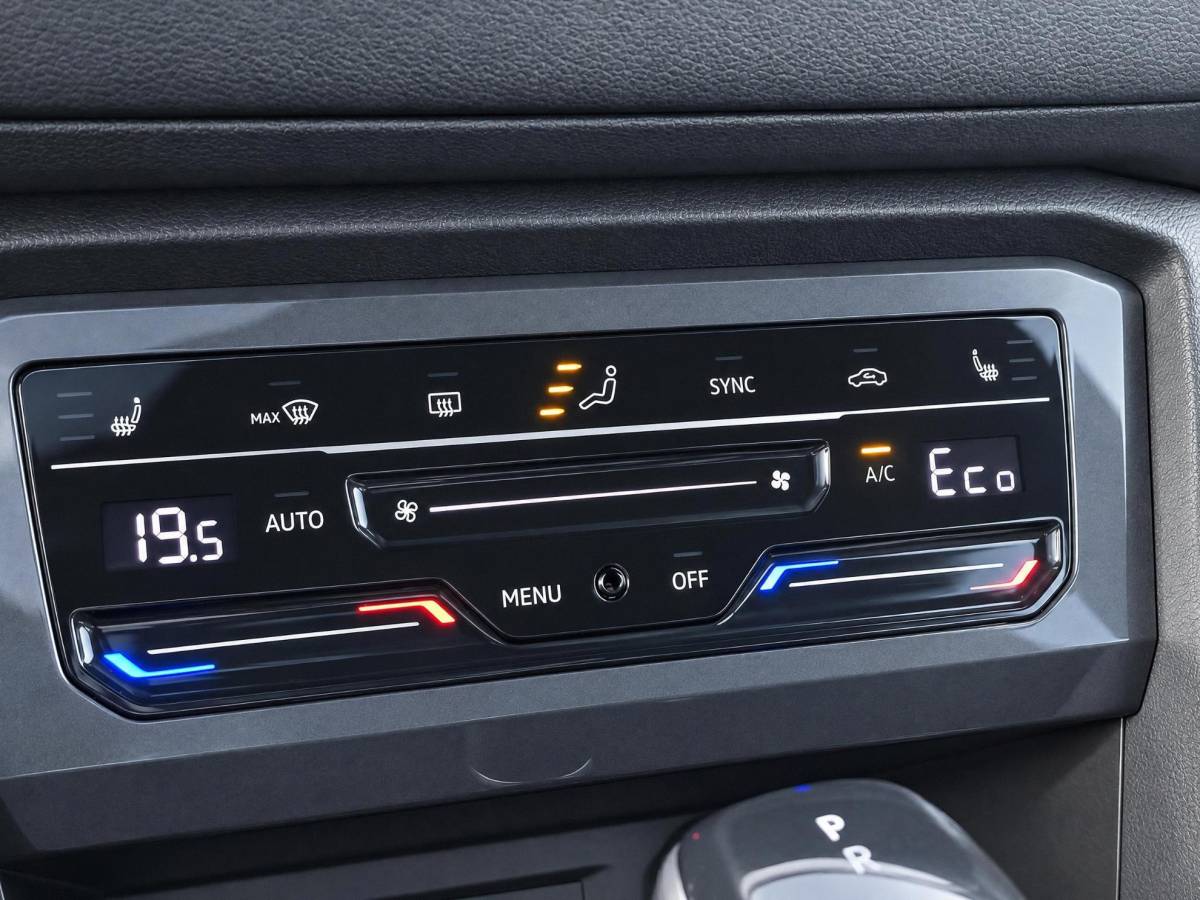Volkswagen Tiguan Volkswagen Tiguan 1.4 TSI eHybrid R-Line Business+ | Incl. 12 maanden garantie | SOH 92% | Stoel/stuurverwarming | Parkeercamera | Wegklapbare trekhaak | DAB radio | Apple carplay/Android auto | 100% dealer onderhouden |