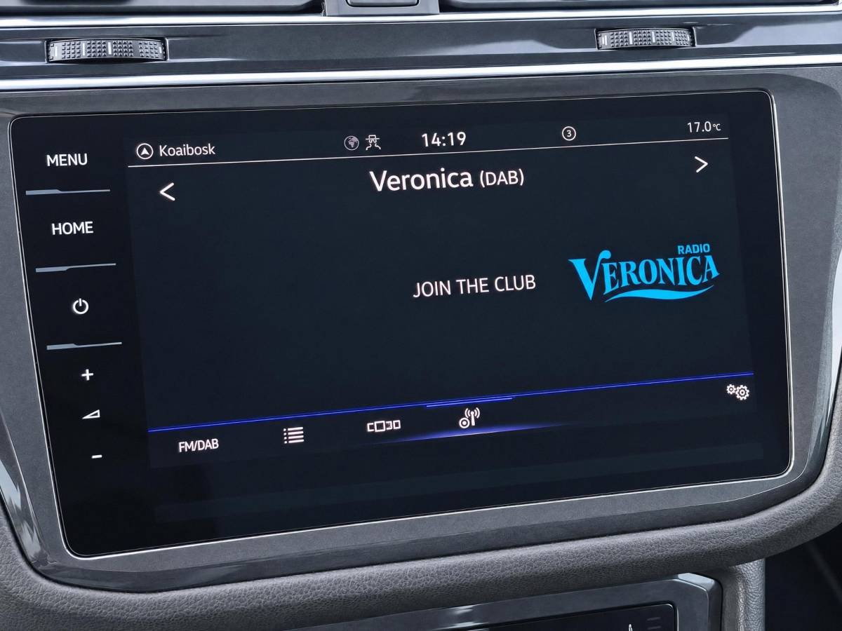 Volkswagen Tiguan Volkswagen Tiguan 1.4 TSI eHybrid R-Line Business+ | Incl. 12 maanden garantie | SOH 92% | Stoel/stuurverwarming | Parkeercamera | Wegklapbare trekhaak | DAB radio | Apple carplay/Android auto | 100% dealer onderhouden |