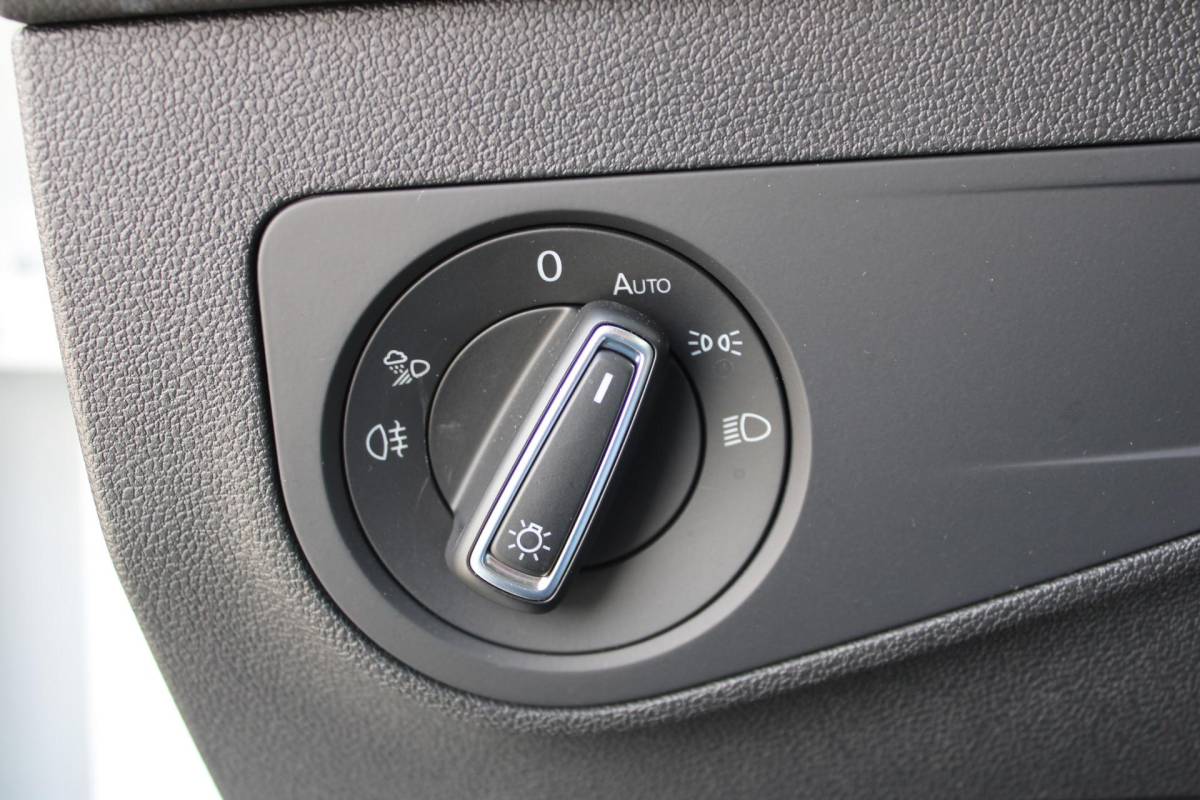 Volkswagen Tiguan Volkswagen Tiguan 1.4 TSI eHybrid R-Line Business+ | Incl. 12 maanden garantie | SOH 92% | Stoel/stuurverwarming | Parkeercamera | Wegklapbare trekhaak | DAB radio | Apple carplay/Android auto | 100% dealer onderhouden |