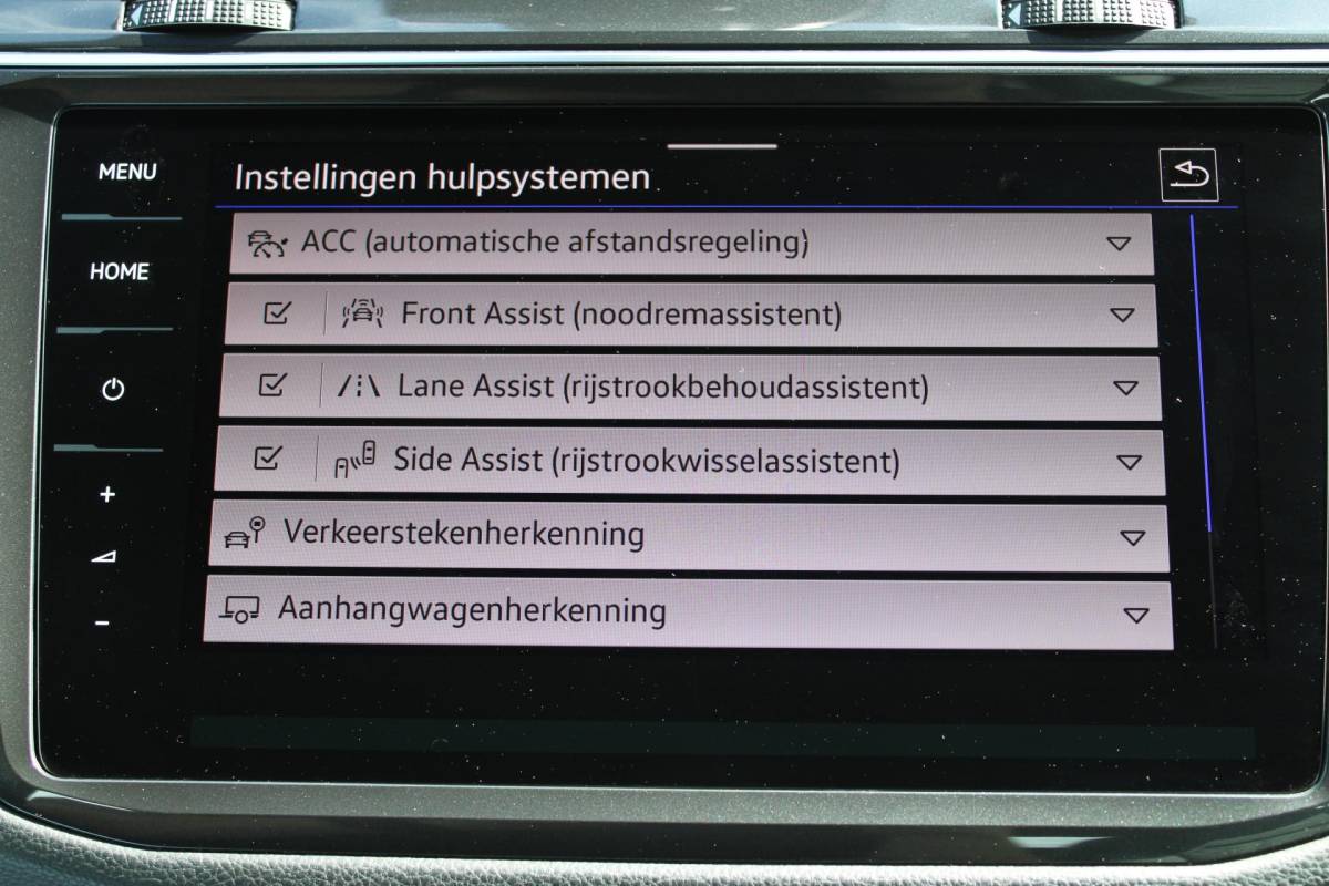 Volkswagen Tiguan Volkswagen Tiguan 1.4 TSI eHybrid R-Line Business+ | Incl. 12 maanden garantie | SOH 92% | Stoel/stuurverwarming | Parkeercamera | Wegklapbare trekhaak | DAB radio | Apple carplay/Android auto | 100% dealer onderhouden |