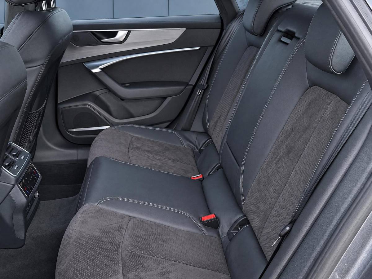 Audi A7 Audi A7 Sportback 55 TFSI quattro Pro Line S | Incl. 12 maanden garantie | Schuif/kantel panorama dak | 360° camera | Head-up display | Wegklapbare trekhaak | Matrix koplampen | Soft close | Memory zetels | Dode hoek detectie | Elektrische achterklep | Bowers & Wilkens | Standkachel |