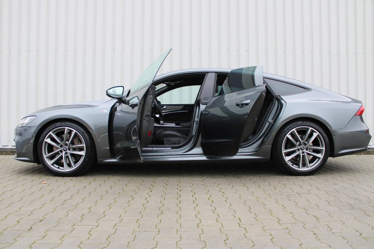 Audi A7 Audi A7 Sportback 55 TFSI quattro Pro Line S | Incl. 12 maanden garantie | Schuif/kantel panorama dak | 360° camera | Head-up display | Wegklapbare trekhaak | Matrix koplampen | Soft close | Memory zetels | Dode hoek detectie | Elektrische achterklep | Bowers & Wilkens | Standkachel |