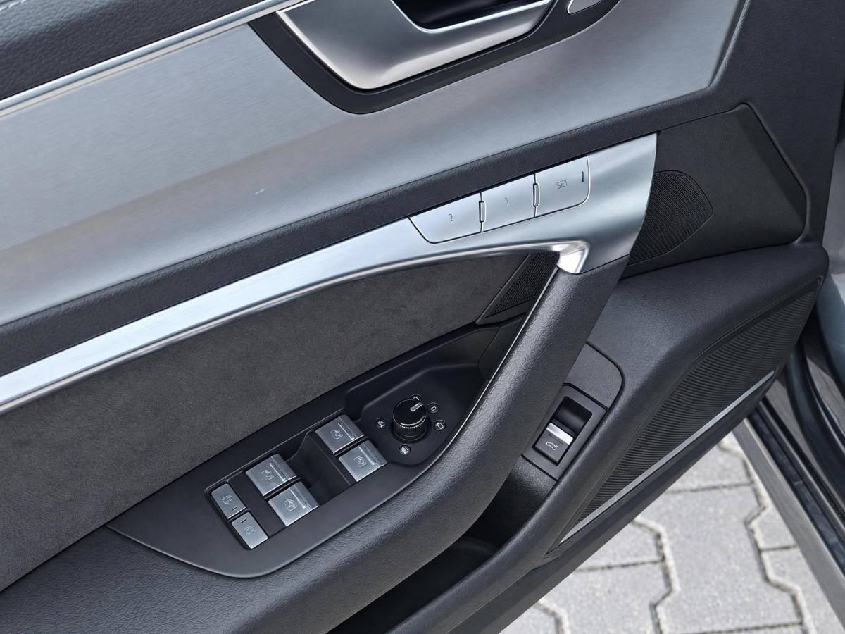 Audi A7 Audi A7 Sportback 55 TFSI quattro Pro Line S | Incl. 12 maanden garantie | Schuif/kantel panorama dak | 360° camera | Head-up display | Wegklapbare trekhaak | Matrix koplampen | Soft close | Memory zetels | Dode hoek detectie | Elektrische achterklep | Bowers & Wilkens | Standkachel |